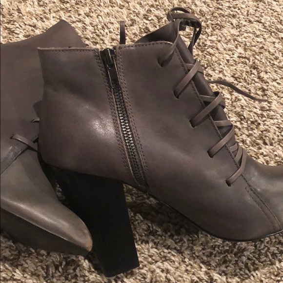 Steve Madden chunk heel bootie sz 8.5 - Picture 6 of 7